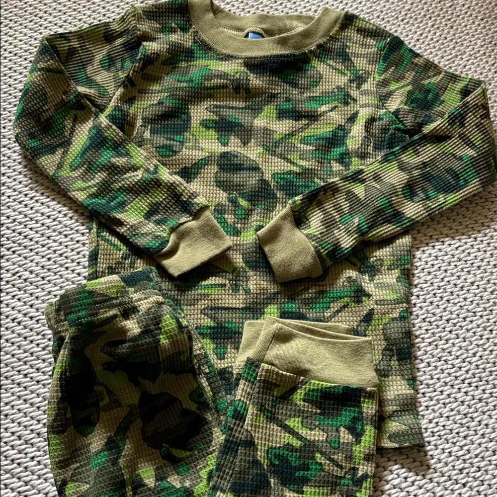 Pajamas boys new size XL (4-5) Planetzzz 60% cotton 40% polyester Planetzzz